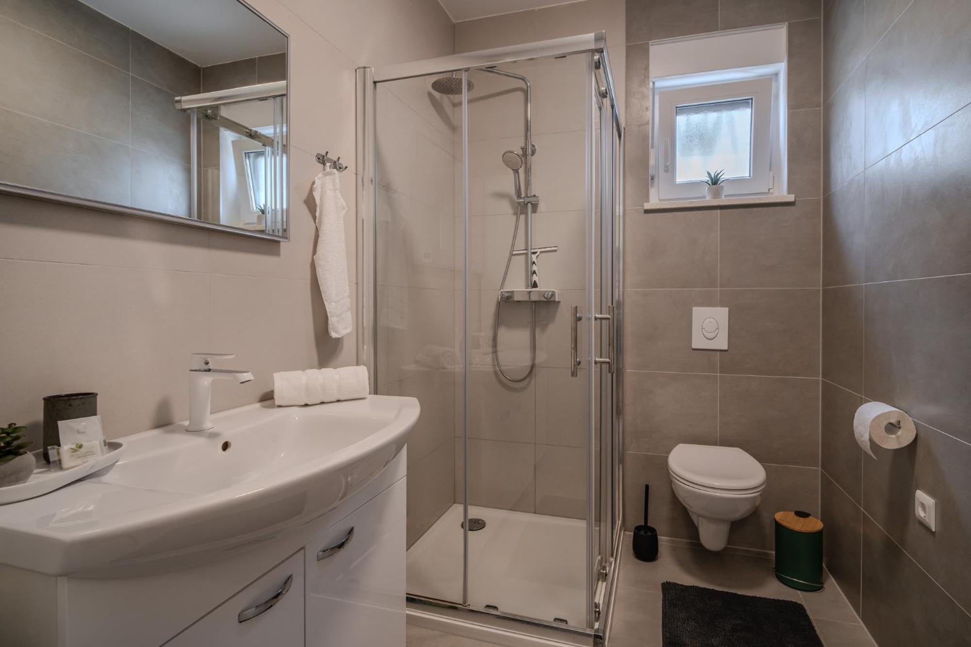 Korina Apartment - Free Private Parking Zadar Ngoại thất bức ảnh